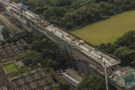 Memantau Progres Pengerjaan Proyek LRT Jabodebek