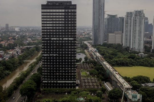 Memantau Progres Pengerjaan Proyek LRT Jabodebek