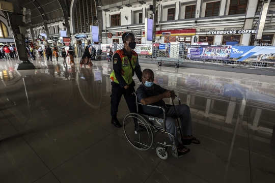 Antisipasi Lonjakan Penumpang, Stasiun Kereta Terapkan Protokol Kesehatan