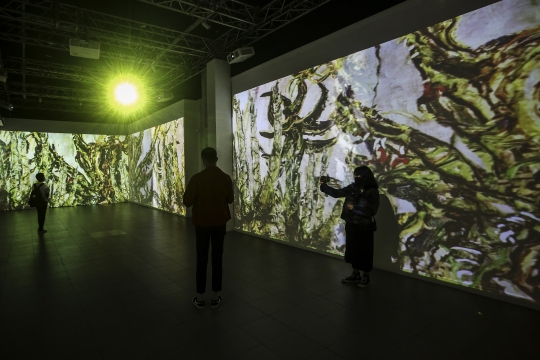 Mengunjungi Pameran Proyeksi Video Mapping di Galeri Nasional