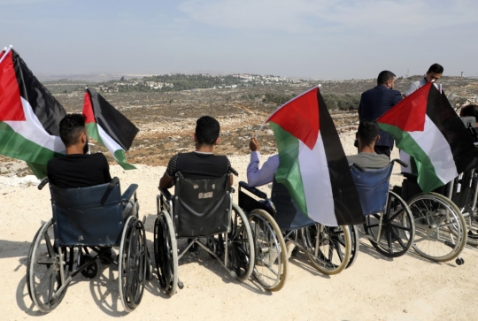 Aksi Penyandang Cacat Palestina Protes Israel