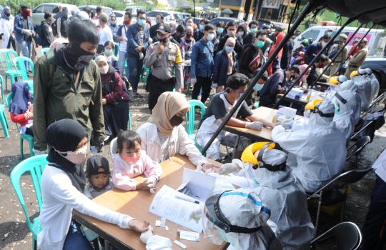 Liburan ke Puncak, Wisatawan Wajib Rapid Test Covid-19