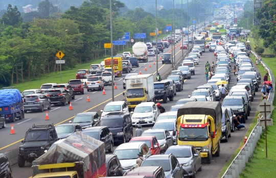 Libur Panjang, Kawasan Menuju Puncak Macet