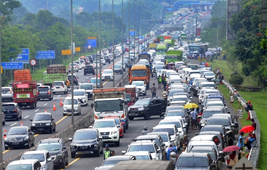 Libur Panjang, Kawasan Menuju Puncak Macet