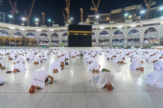 Suasana Hari Pertama Masjidil Haram Dibuka untuk Jemaah Umrah Luar Negeri