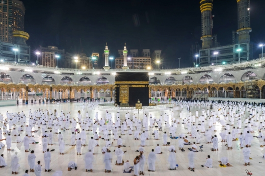 Suasana Hari Pertama Masjidil Haram Dibuka untuk Jemaah Umrah Luar Negeri