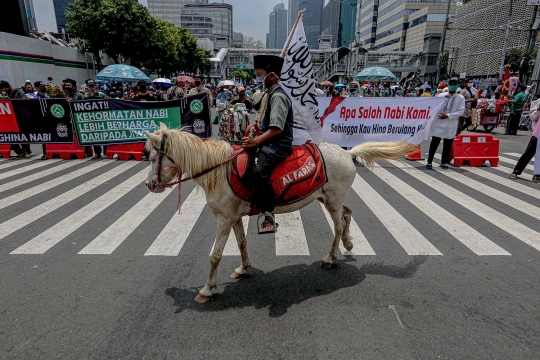 Aksi Ormas Islam Kecam Presiden Prancis