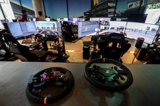 Sensasi Adu Kecepatan di Alat Simulator Balap
