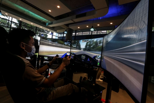 Sensasi Adu Kecepatan di Alat Simulator Balap