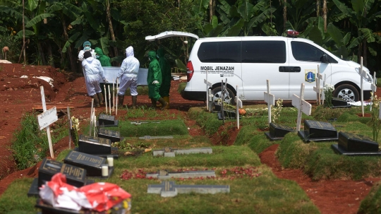 Jumlah Pemakaman Pasien Covid-19 Mulai Turun di TPU Pondok Ranggon
