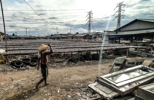 Nelayan Ikan Asin Terdampak Pandemi dan Musim Penghujan