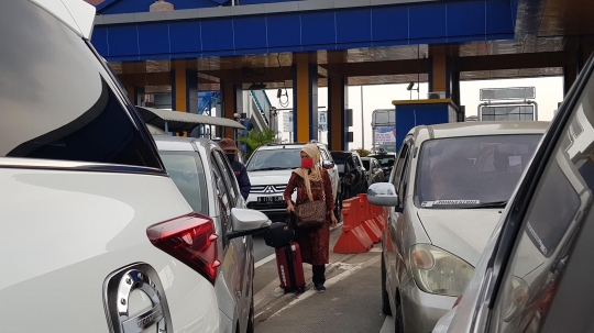 Imbas Macet, Penumpang Pesawat Terpaksa Jalan Kaki ke Bandara Soekarno-Hatta