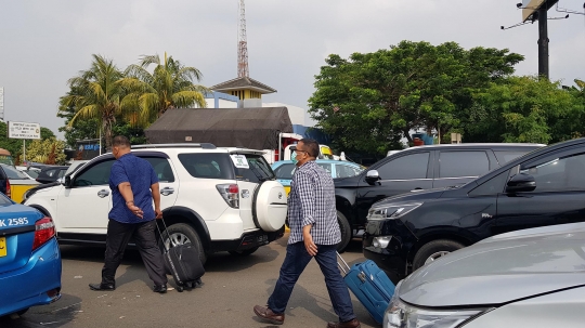 Imbas Macet, Penumpang Pesawat Terpaksa Jalan Kaki ke Bandara Soekarno-Hatta