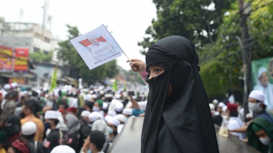 Ribuan Simpatisan Kawal Kepulangan Imam Besar FPI Rizieq Shihab