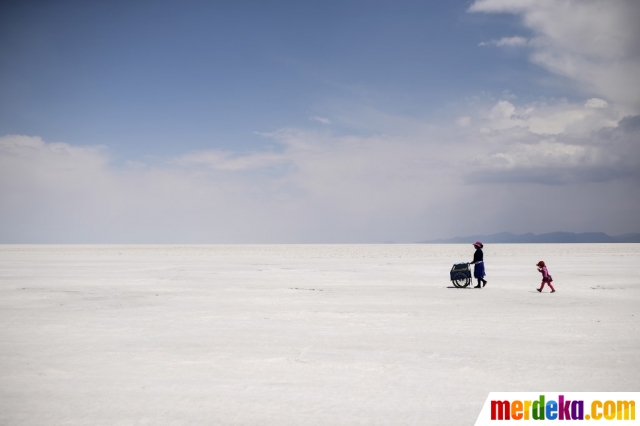 indahnya salar de uyuni dataran garam