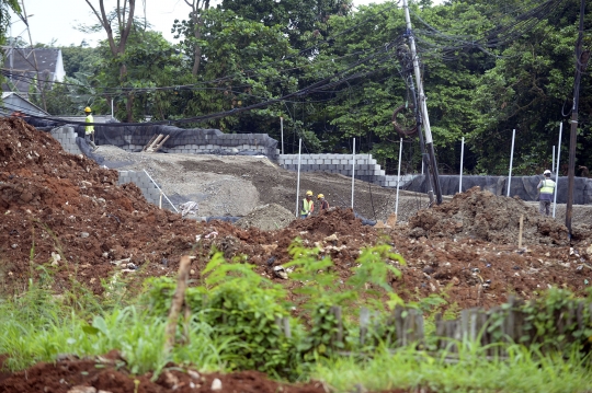 Memantau Pengerjaan Jembatan Penghubung Serua-Ciater