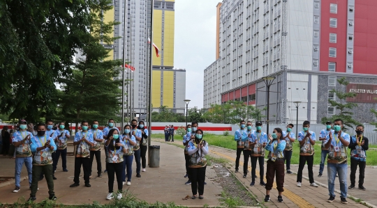 Aksi Tenaga Kesehatan di RSD Wisma Atlet Bertepuk Tangan 56 Detik