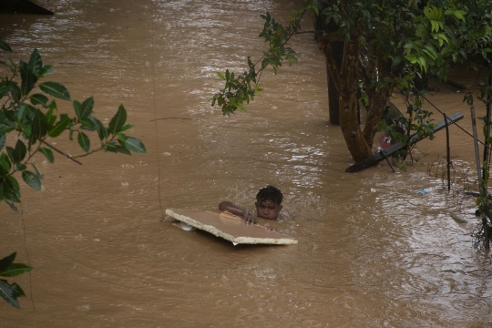 Banjir Besar Akibat Topan Vamco Landa Filipina