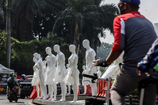 Mengenang Korban Kecelakaan Lalu Lintas, Puluhan Mannequin Dipajang di Bundaran HI