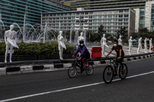 Mengenang Korban Kecelakaan Lalu Lintas, Puluhan Mannequin Dipajang di Bundaran HI