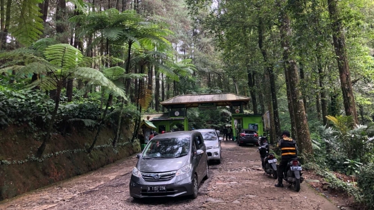 Pandemi Masih Mewabah, Kawasan Wisata Gunung Bunder Ramai Pengunjung