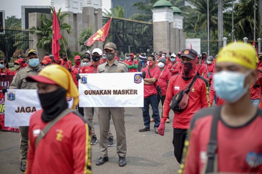 Imbauan Mengenakan Masker dan 3M Saat Aksi Unjuk Rasa