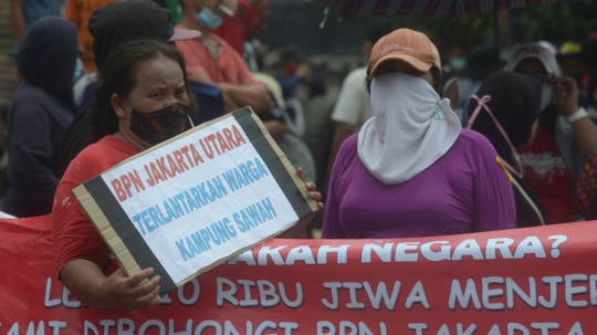 Warga Kampung Sawah Tutup Akses Jalan Cakung-Cilincing