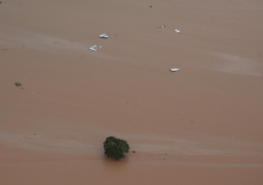 Banjir Parah Akibat Badai Iota Landa Honduras