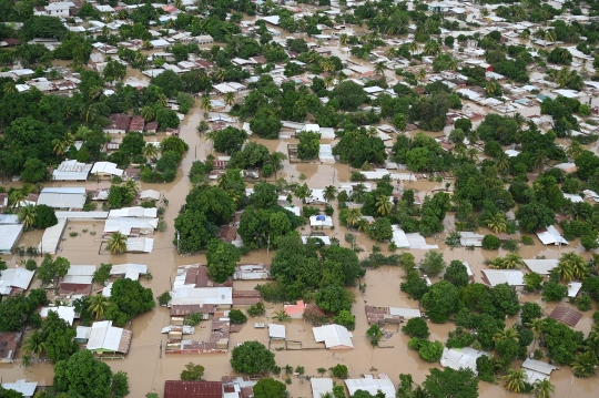 Banjir Parah Akibat Badai Iota Landa Honduras