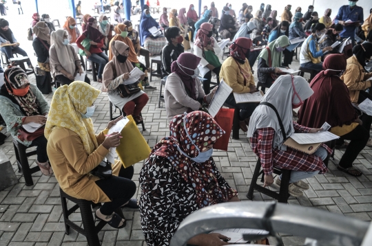 Suasana Penyaluran KJP Plus Tahap Dua di Matraman