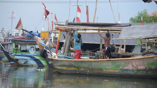 BMKG Perkirakan Cuaca Ekstrem, Nelayan Muara Angke Pulang Lebih Cepat