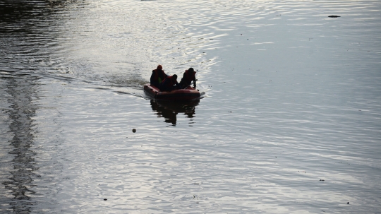 Pencarian Anak Tenggelam di Kanal Banjir Barat