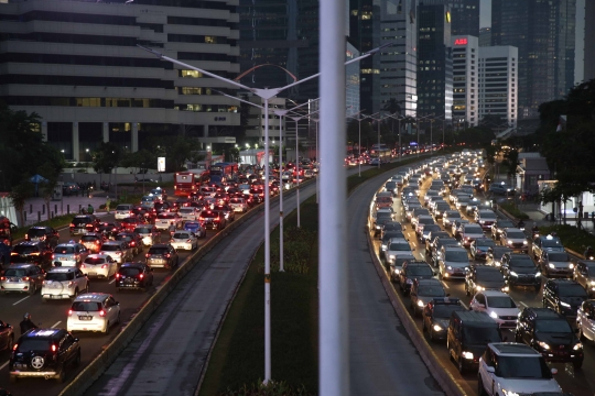 Pemandangan Macet di Jakarta Kembali Terlihat