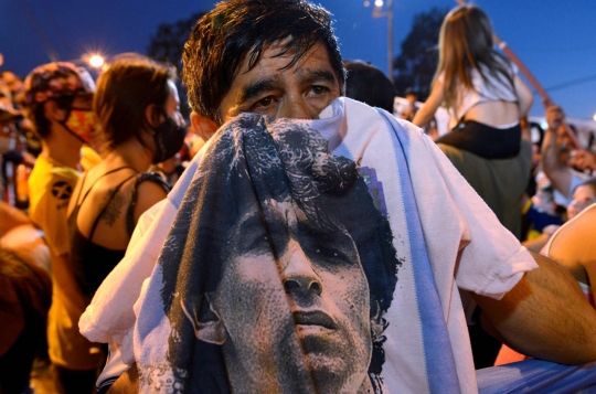 Kesedihan Para Penggemar Saat Diego Maradona Wafat