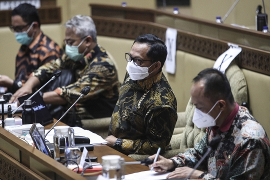 Mendagri, KPU dan DPR Bahas Pilkada Serentak 2020