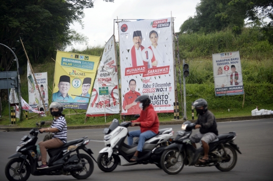 Baliho Tiga Calon Wali Kota Tangerang Selatan Hiasi Jalanan