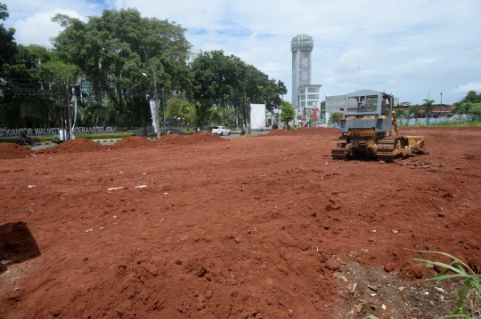 Memantau Pelebaran Jalan dan Pembangunan Alun-Alun Kota Tangsel