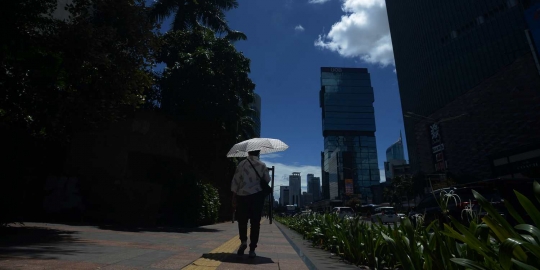 Potret Indah Ibu Kota Jakarta dengan Langit Biru