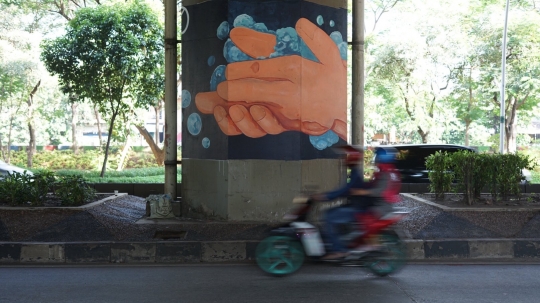 Mural Bertema Covid-19 Hiasi Kolong Tol Ir. Wiyoto Wiyono