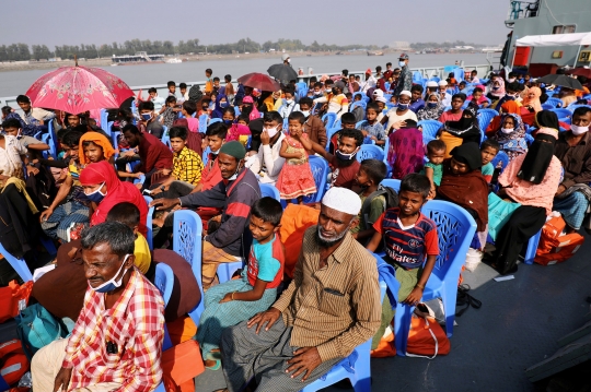 Ribuan Muslim Rohingya Dipindahkan ke Pulau Terpencil dan Berbahaya