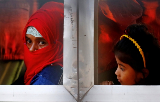 Ribuan Muslim Rohingya Dipindahkan ke Pulau Terpencil dan Berbahaya