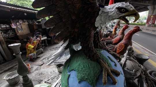 Omzet Perajin Patung Batu Alam Merosot Akibat Pandemi