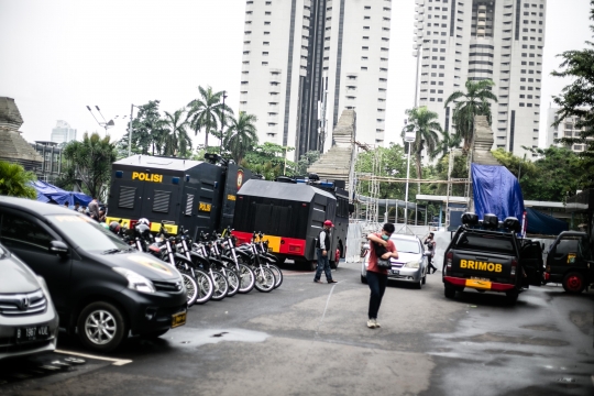 Pengamanan Polda Metro Jaya Jelang Pemeriksaan Habib Rizieq