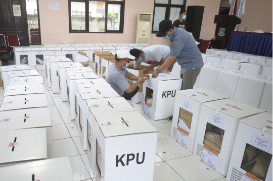 Melihat Persiapan Pendistribusian Kotak Suara Pilwalkot Tangsel