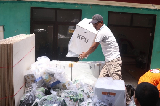 Jelang Pilkada Tangsel, Logistik Pemilu Mulai Didistribusikan