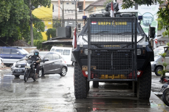 Personel Brimob dan Sabara Gelar Apel Pengamanan Pilkada Tangsel