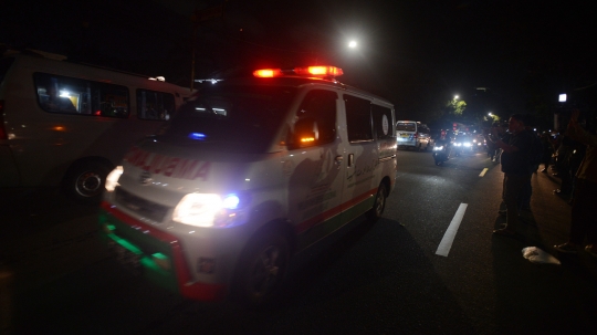 Ambulans Pembawa Jenazah Laskar FPI Tiba di Petamburan