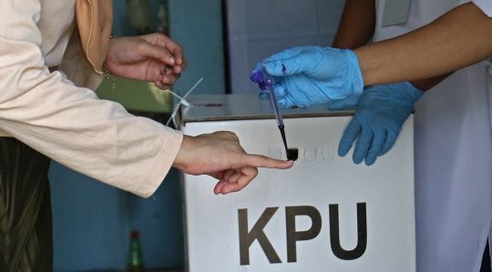 Ingatkan Prokes, Warga Depok Buat TPS Bertema Kesehatan
