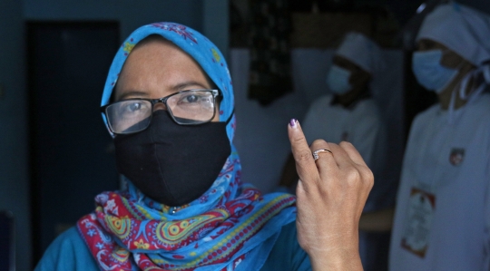 Ingatkan Prokes, Warga Depok Buat TPS Bertema Kesehatan