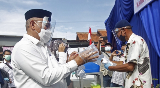 Calon Wali Kota Depok Mohammad Idris Mencoblos di TPS 14 Jatimulya